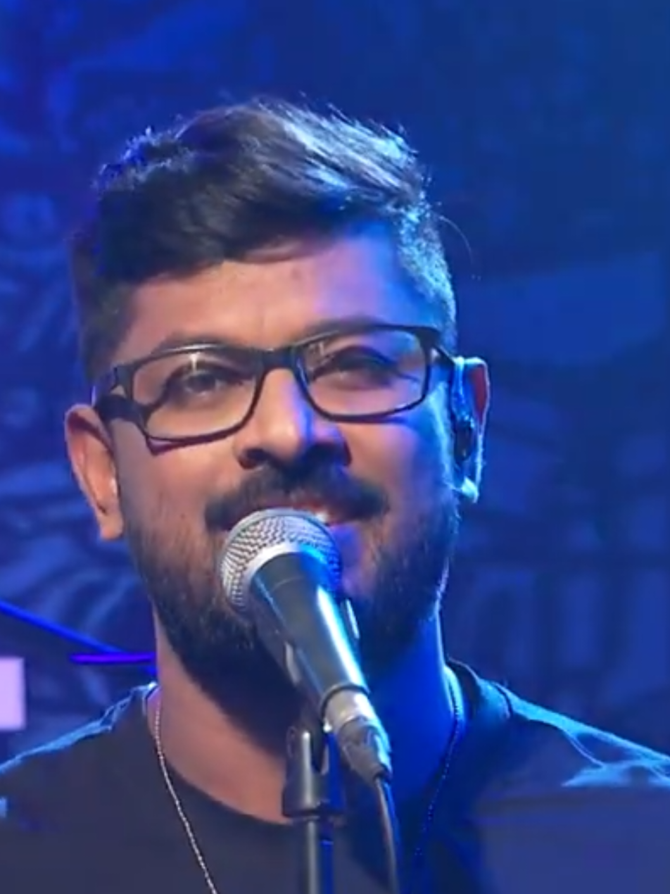 නිදහසේ ඉගිලිලා යමු එක රෑනක 🫶 #arunjeromy #arunmusic  #fyp #foryou #foryoupage #viral #tre #trending #ananthyatayanwamai #sirawela #senakabatagoda  @Knights 
