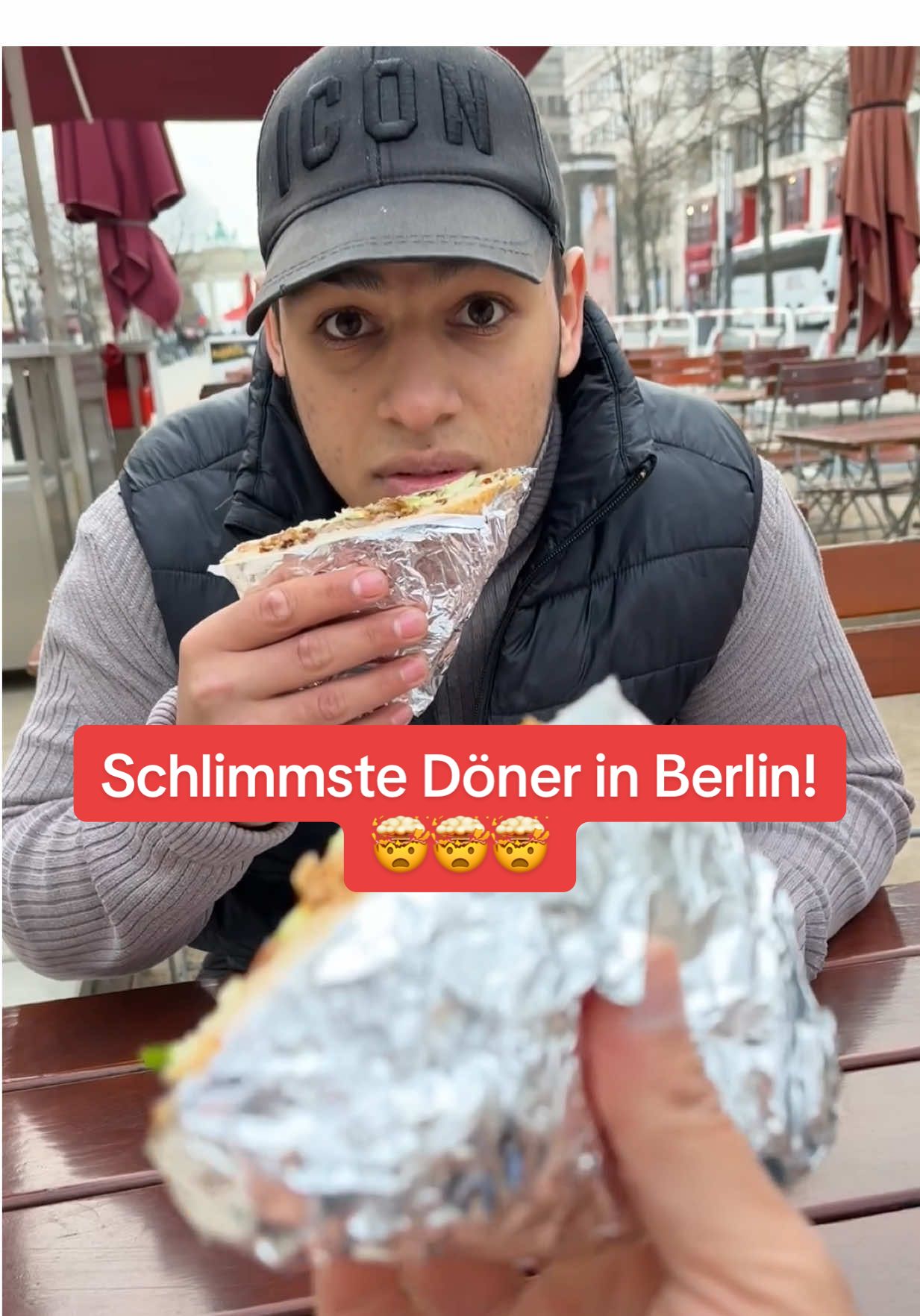 Der schlimmste Döner in Berlin am Brandenburger Tor @Tashko.23  #viral #jsix #döner #kebap #fyp #FoodTok 