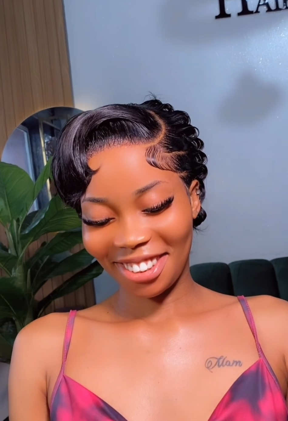 Wig installation  Short hair session  #wiginstallation #hairstylistinportharcourt #tiwawig #hairstyle #frontal #frontalinstall 