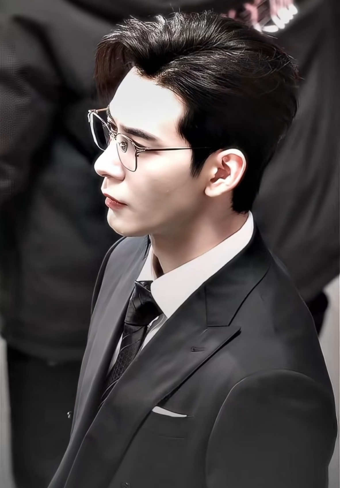 Yêu cầu ảnh đóng thật nhiều vibe tổng tài cho tui. Aaaa Mêeeeeee...... #chengxingxu陈星旭 #TrầnTinhHúc #xuhuongtiktok #tổngtài #traideptrungquoc 