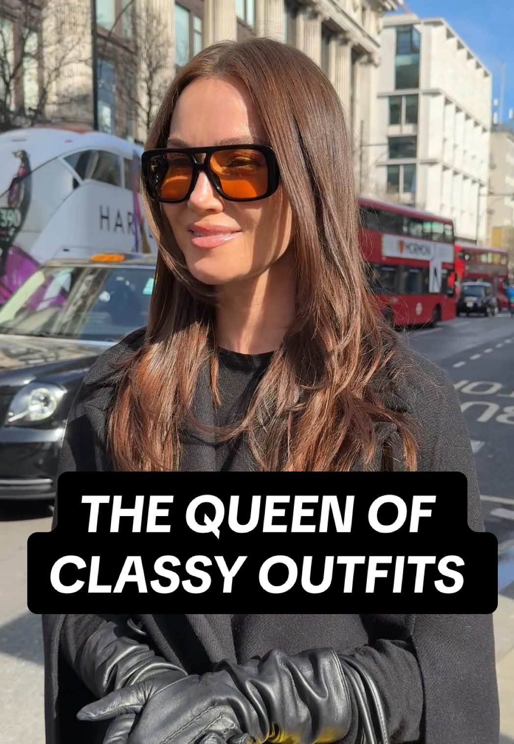 Can we borrow these jeans please? 🧡 @karolinacaroli #OOTD #fashion #outfits 