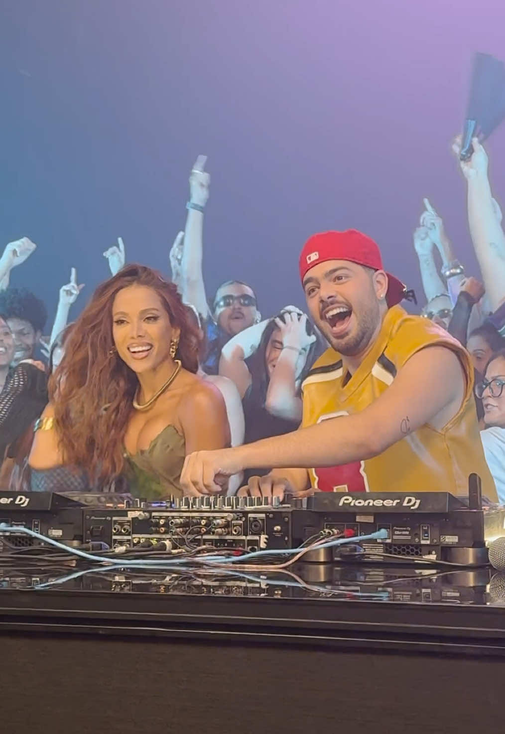 mão no paredão ✋🤚🔥 #Anitta #PedroSampaio #MusicaNova