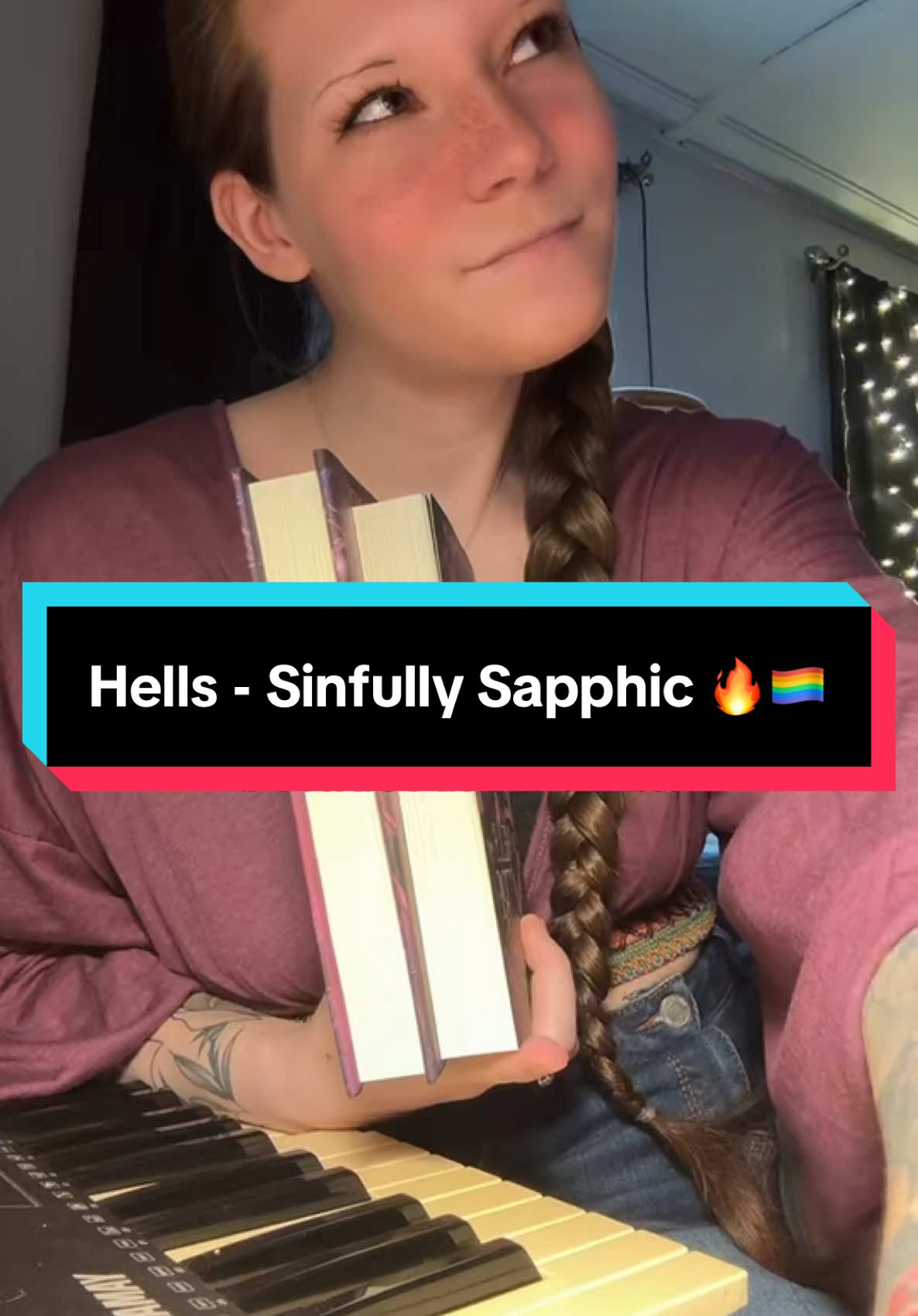Grab your sinfully signed copy of Hells today 🔥🏳️‍🌈 #darkfantasybooks #darkfairytale #fantasyromancebooks #signedbooks #spicyfantasyromance #sapphicbooks #thehellsofnotredame #phantomofnotredame 