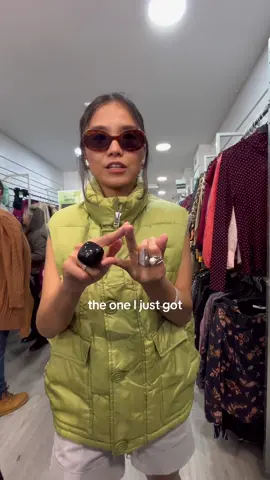 (shops i went to below!) THRIFTING IN THE SUN IN A FOREIGN COUNTRY IS JUST A 10000/10 experience 📍O Kilo Vintage 📍Mao Esquereda 📍4 Humanas near Bolhão Market 📍Mon Pere Vintage ig: @anonymoolyssa <3 #thriftwithme #thrifting #thriftwithmeinporto #thriftwithmeinportugal #portugalthrifts #portothrift #vintagefashion #thingstodoinporto #portotravelguide #fashioncontentcreator #whattodoinporto#dublincontentcreator #OOTD #fashion #fashioninspo #outfitideas #outfitinspo
