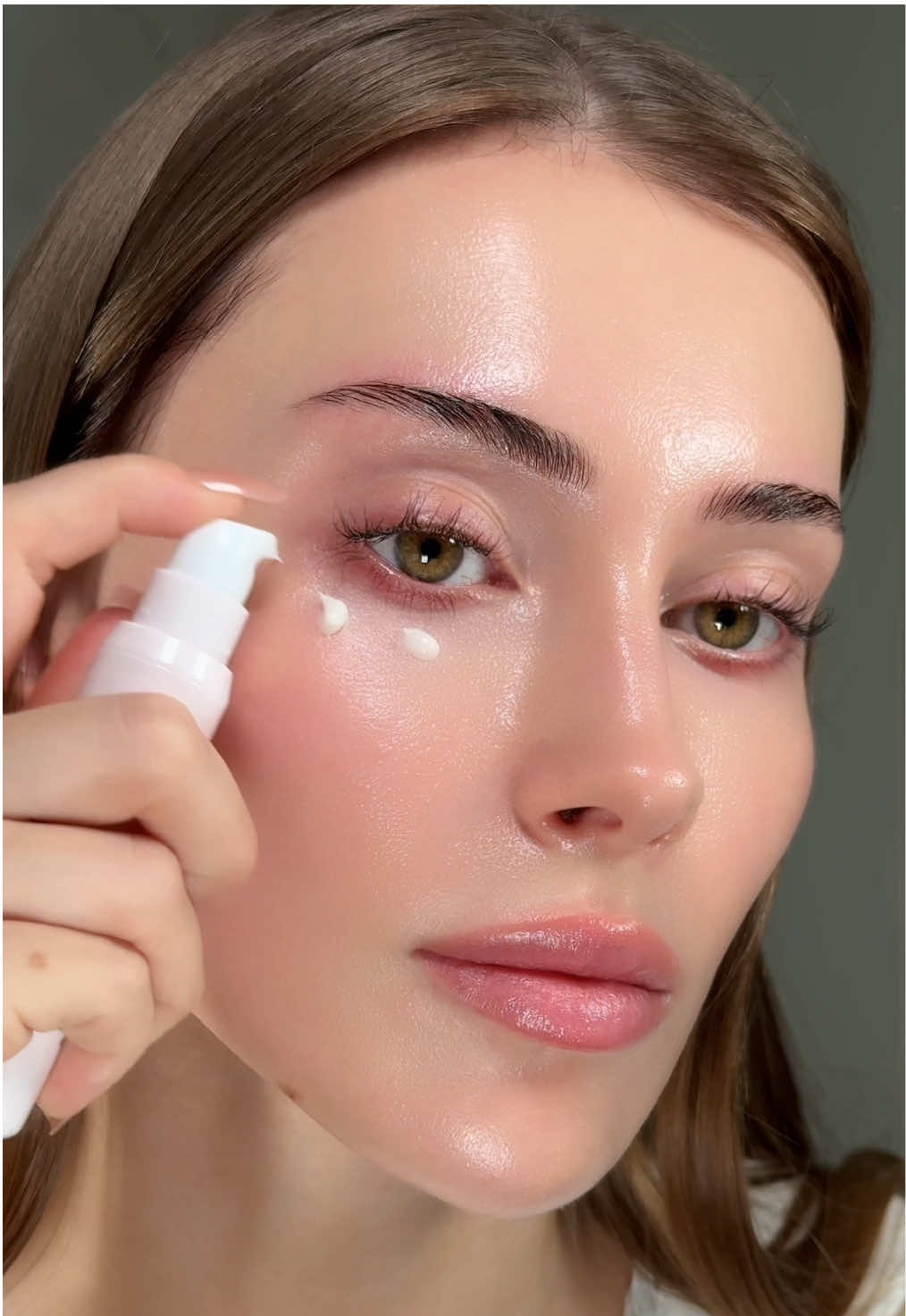 #Fresh, #glowy, and ultra-hydrated! Meet the secret: #KIKOHydraPro 💖 Enriched with #hyaluronicacid, Italian #rose extract & Actiglow, it hydrates and perfects from the first touch. @Jasmin is giving #glassskin queen - have you tried our new line yet? ✨ #KIKOMilano #beauty #BeautyTok #skincare 