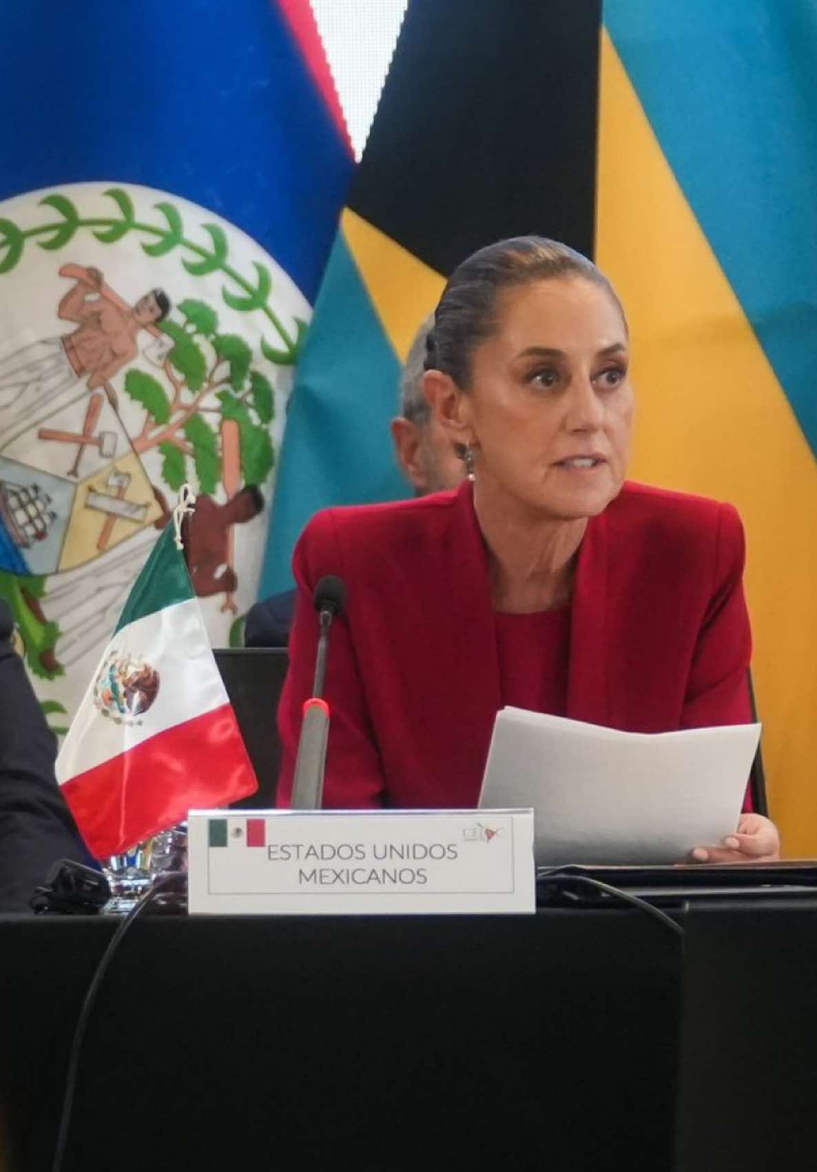 @Claudia Sheinbaum Pardo llama a la unidad en América Latina y el Caribe “Hoy más que nunca es un buen momento para reconocer que América Latina y el Caribe requieren de unidad y solidaridad de sus gobiernos”, expresó la presidenta de México, Claudia Sheinbaum, durante su participación en la IX Cumbre de la CELAC en Honduras. #ClaudiaSheinbaum #CELAC #Latinoamérica #Caribe #UnidadLatinoamericana #México 