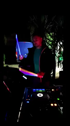 🟢GREEN PARTY🟢 GO! #dj #djlife #djlifestyle #duodj #djresident #tourdj #djset #party #movida #lasiciliacheballa #afromusic #dancemusic #andiamoneiperte #perte #foruyou #fyoupage #hugel #cumbiafrica #westend #aguila @Gabry Formy @melo @Francesco Pappalardo 