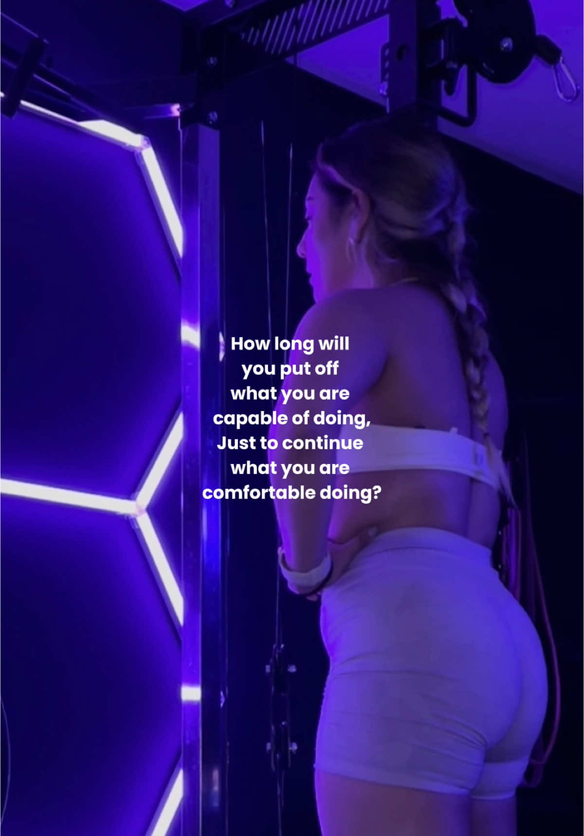 Read that again.  If you’re serious about change, you have to go through uncomfortable situations - you will surprise yourself with how much you can achieve ♥️ @Women‘s Best  #gymmotivation #fitnessmotivation #GymTok #gymgirl #fitnesstok #Fitness #gymmotivation🏋️‍♀️ #gymgirlies #midweekmotivation #motivation #hardtruths 