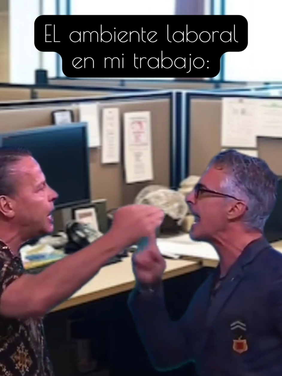 Lo que más me gusta de mi trabajo es el buen ambiente laboral que tenemos!😅🤣😂 #memes #funny #humor #risas #foryou #workmemes #parati #funnymemes #tiktok #viral #videosgraciosos #gracioso #memesgraciosos #sonrisa  #humormemes 