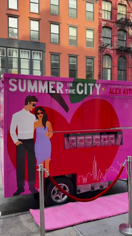 Romance book of the summer💖📖  #summerinthecity #popup #reading 