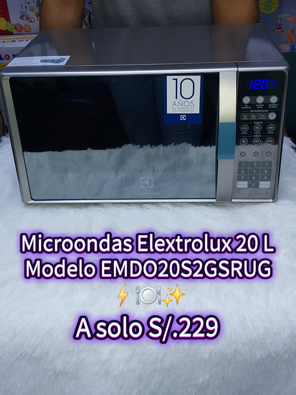 ¿Buscas un microondas que lo haga TODO por ti? El Electrolux 20L es lo que tu cocina necesita: modelo espejado, moderno, compacto y con funciones que facilitan tu día a día.Desde descongelar hasta eliminar olores, ¡cocinar nunca fue tan fácil! ✨️ Disponible en nuestra tienda Av.Abancay 951- Tienda 110 📲🛍Pedidos al 986 639 870 🚚 Envíos a todo el Perú #Electrolux #Microondas #Cocina #Electrodomésticos #HogarModerno #TipsDeCocina #MomLife #DescongelarRápido #RecetasFáciles #CocinaRápida  #paratiiiiiiiiiiiiiiiiiiiiiiiiiiiiiii 