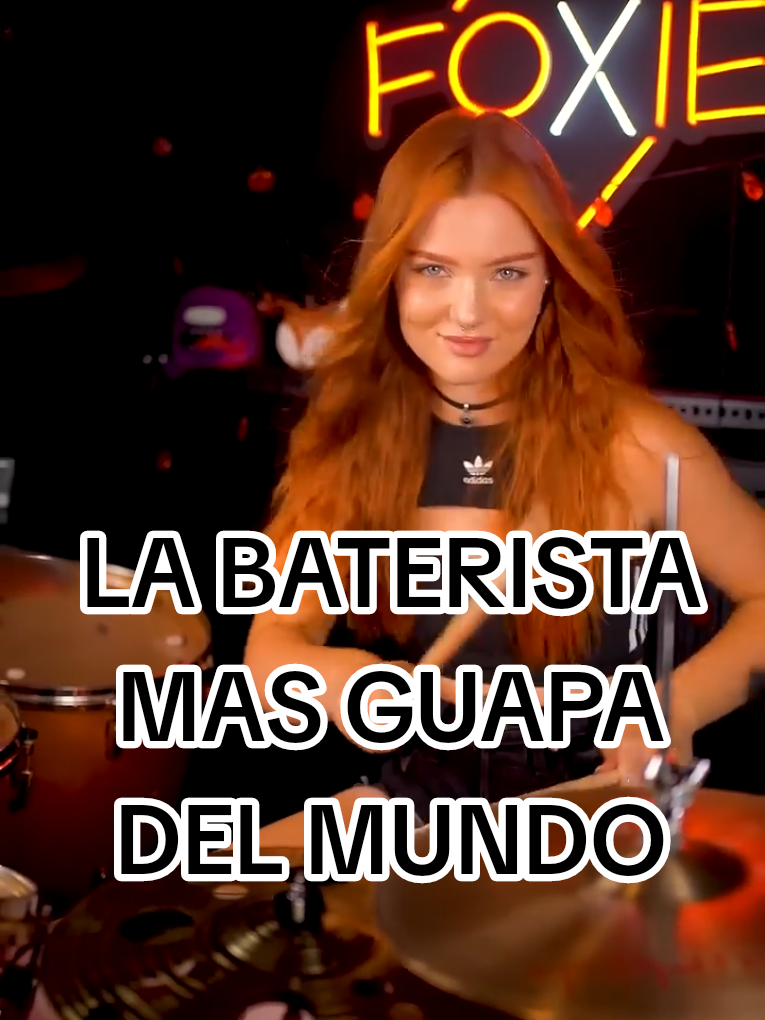 LA BATERISTA MAS GUAPA DEL MUNDO  #chica #baterista #rock #musica ##live 