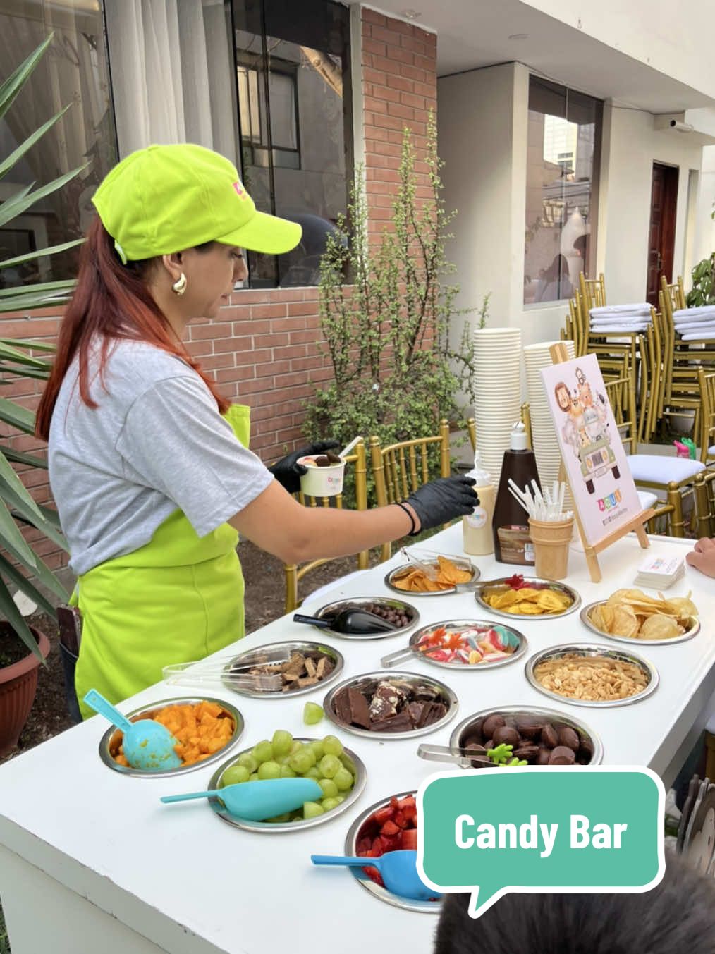 Candy bar 🍭 🍬  Sin lugar a duda el favorito de @aquifiestas 💚 . Nosotros atendemos a tus invitados por ti, contáctanos! 📲🎉 . #carritosanack #carritossnacklima #candybar #viral #compartir #celebracion #cumpleaños #atencion #servicio #lima #peru 