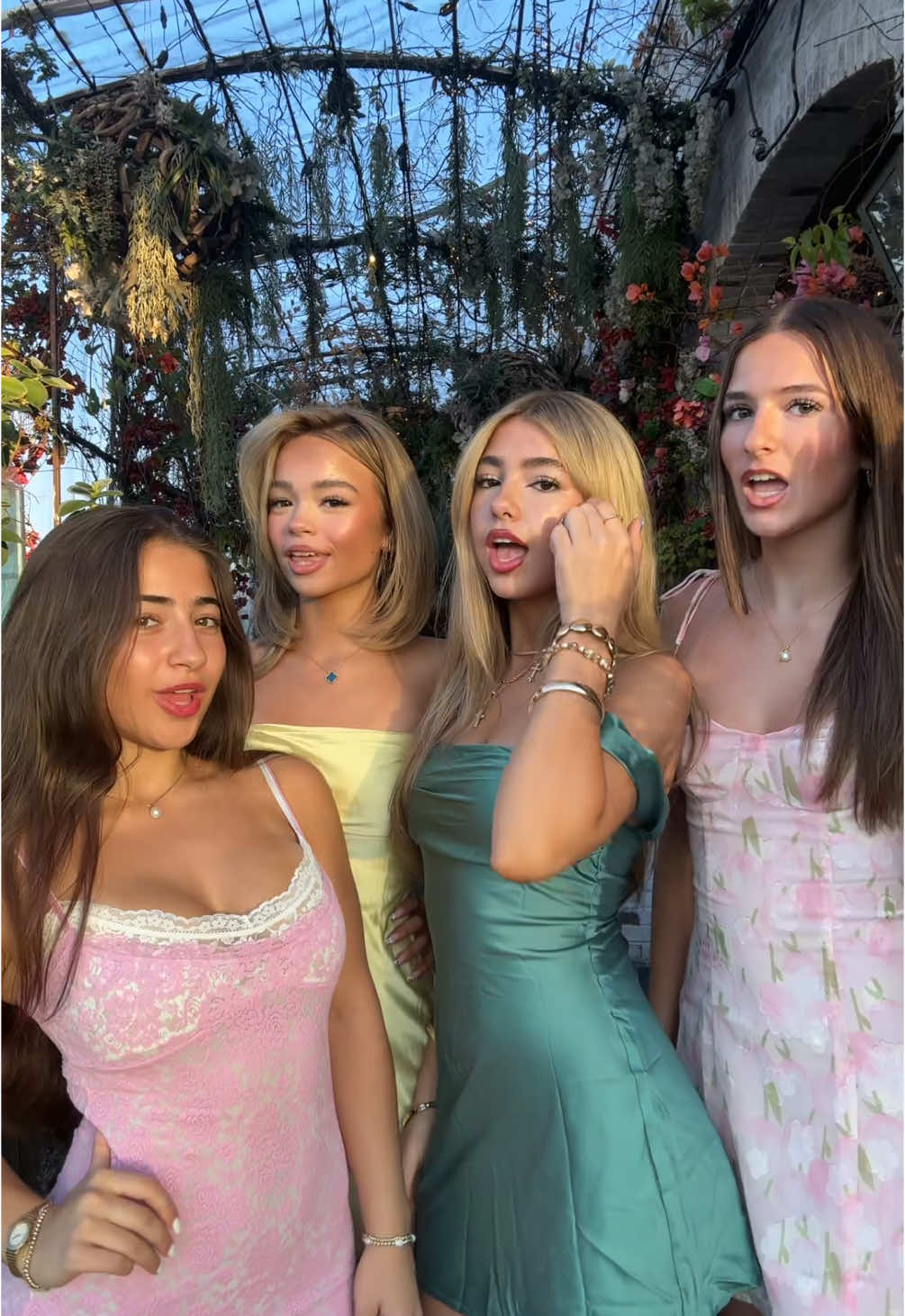 In love #fyp #foryoupage #foryou #blowthisup #viral #sounds #audios #soundstouse #audiostouse #outfitinspo #outfit #hairstyle #hairinspo @demetra @Lola Winters @iampresleefaith @Beginning Boutique 