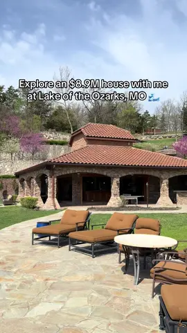Check out this $8.9 lakefront house at Lake of the Ozarks. This property would be insane turned into a resort or a corporate retreat. If you’re interested in investment opportunities or owning your own property at Lake of the Ozarks, call or text me at 573-480-3931. #lake #lakehouse #lakefront #million #lakeoftheozarks #loto #loz #remax #krantz #krantzandassociates #krantzrealty #saramcduffey #property #lakefrontproperty #infinitypool #poolhouse #remaxagent 