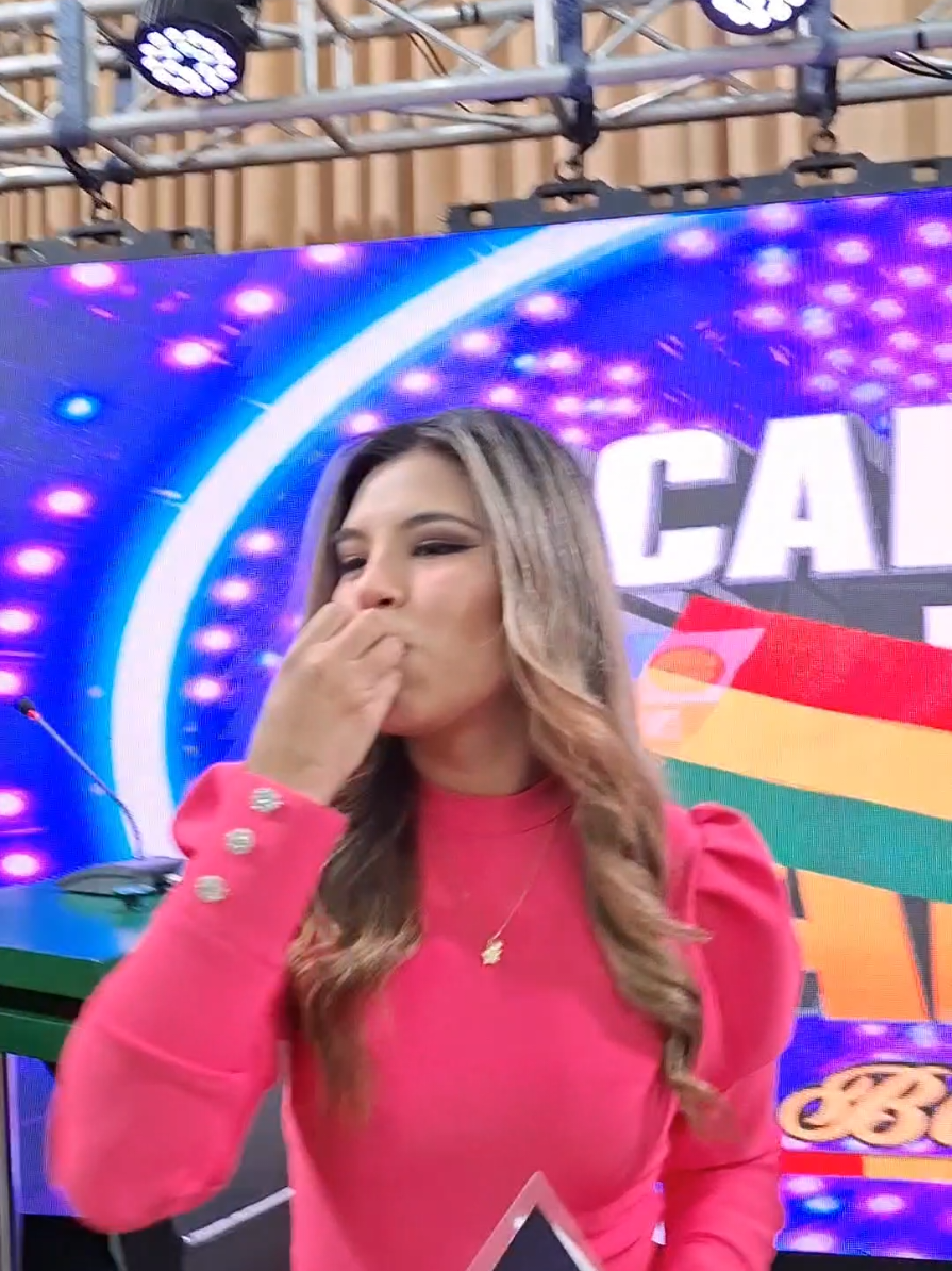 el beso podría ser para ti.. pero te freseas. #beso #Amor #loveyou #bolivia🇧🇴 #presentadora #tv #mexico🇲🇽 #america #latino 