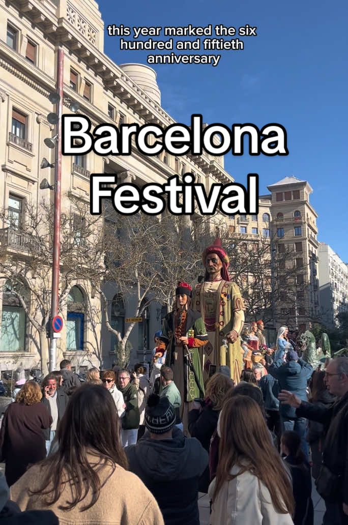 Barcelona is a vibe! #solotraveler #spain #barcelona #catalan #tapas #humantowers #castel #catalonia #travelvlog 