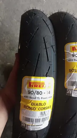 cocok di gunakan di dua musim ..kamu harus nyobain produk yang satu ini. #pirellidiablorossocorsa2 #softcompound #roadrace #oneprix #fypp #balapmotorindonesia 