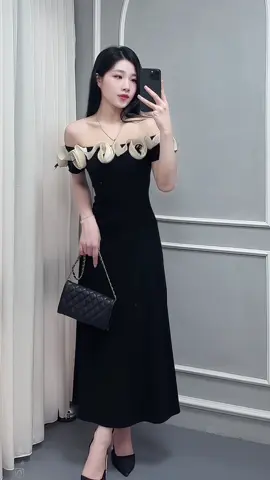 Đầm body có sẵn giỏ hàng nha 🥰🥰🥰#xuhuong #xuhuongtiktok #vayxinh #vaybody 