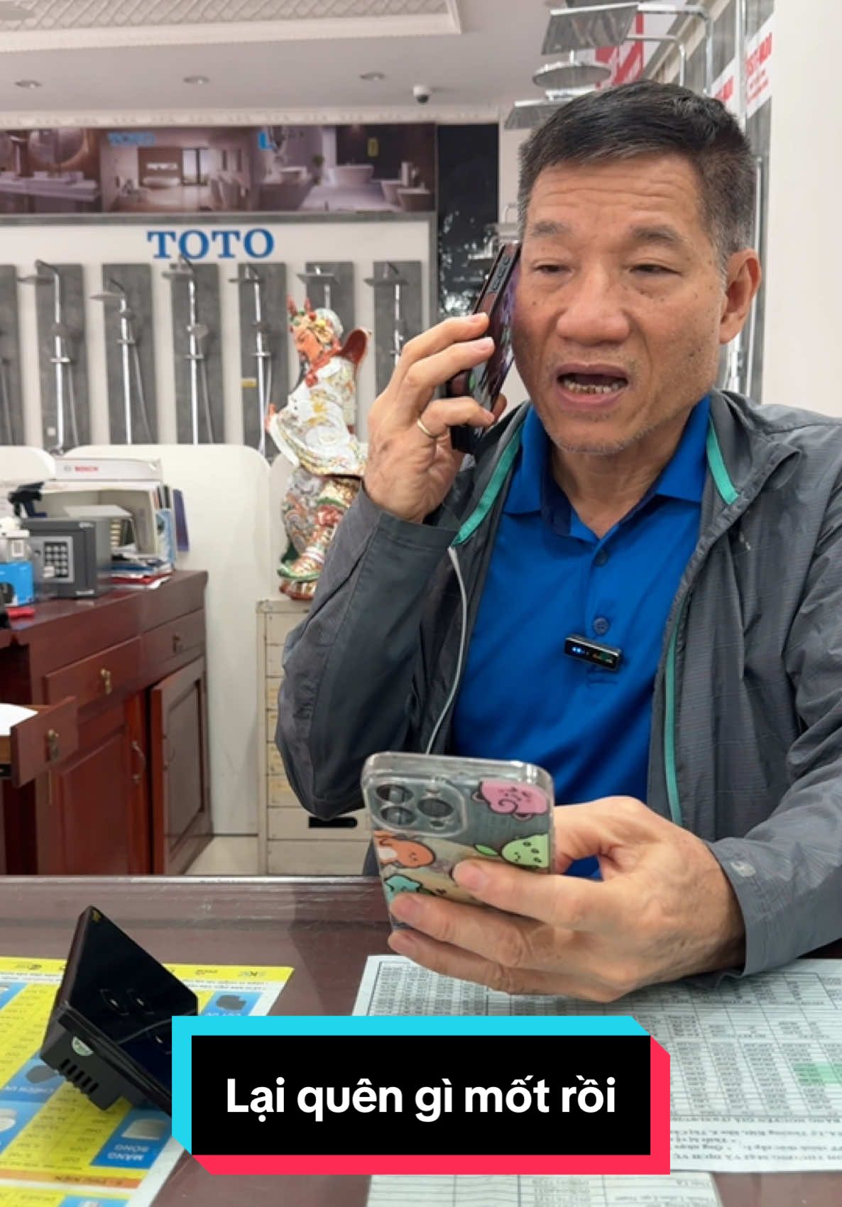Nhà ai cửa cuốn mua mau lẹ công tắc điều khiển từ xa thông minh #tudongkhoabandem #thinhhanh 