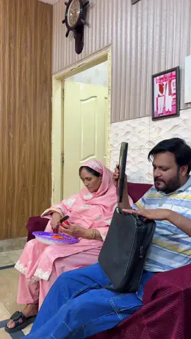 Husand acha hona chye baki ghar wale kese han biwi ko koi faraq nai parta/شوہر اچھا ہونا چاہیے باقی گھر والے جیسے بھی رہیں کوئی فرق نہیں پڑتا