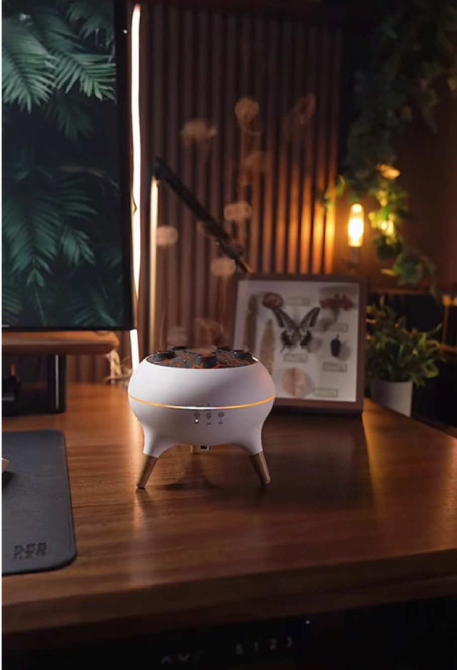 Turn your space into a serene haven 🌊🪸 The Dynamic Jellyfish Aroma Diffuser adds a touch of tranquility with its whisper-quiet mist and mesmerizing jellyfish visuals. 💡 Perfect for creating a peaceful atmosphere anytime. 🛒 #Jellyfish #AromaDiffuser #humidifier #homedecor #relaxathome