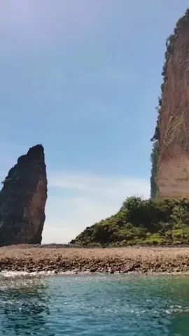pulau Nusa Barong yang mempesona🇮🇩🇮🇩 📍pulau Nusa Barong , kecamatan Puger ,kabupaten Jember , Jawa Timur  #puger #pugerjember #pulaunusabarong #jember #explorejember #pesonajember #pesonaindonesia #indonesia 