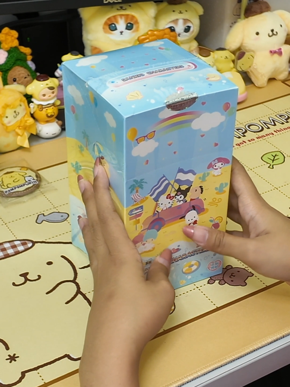 Unboxing Sanrio Cards 💛 • brand: Kabao • bought from @clubbytoys29  #unboxing #sanrio #sanriocards #hellokitty #cinnamoroll #pompompurin #kuromi #pochacco #mymelody #hangyodon #tuxedosam #pekkle #keroppi #badbatzmaru #littletwinstars 