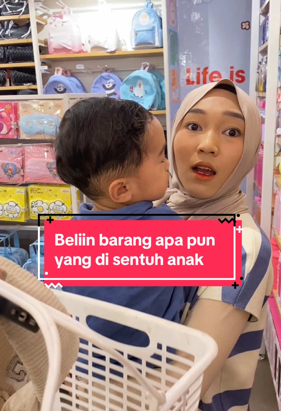 Malah emanya yang kesenengan🤣 #fyp #prank #MINISO #MINISOBlindBox #BlindBox #MINISOVinylPlush #blindboxchallenge 
