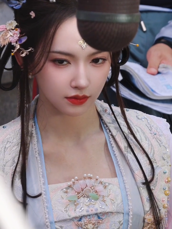 ánh mắt như hút hồn tui vậy đó ~ bao giờ mới được gặp Kỷ Thiên Kiêu đây!!!🦊 #chengxiao #trinhtieu #程潇  #เฉิงเซียว #성소 #seongso  #xiaomi #tieumat #kythienkieu #jitianjiao #kythienkieu_dutantruongan  #trinhtieu_dutantruongan  #dutantruongan #dữtấntrườngan   #mie_xiao🐰     #xuhuong #chengxiao #chengxiao 