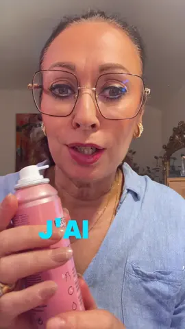 Aujourd’hui, je vous présente le spray dissolvant Elegant Touch, parfait pour retirer vos faux ongles et vernis en un clin d’œil ! Application précise, sans coulures, c’est mon nouveau must-have pour changer de look facilement. Vous avez déjà essayé ? #NailCare #FauxOngles #ElegantTouch #spray’emoff https://amzn.to/3XVqoPn