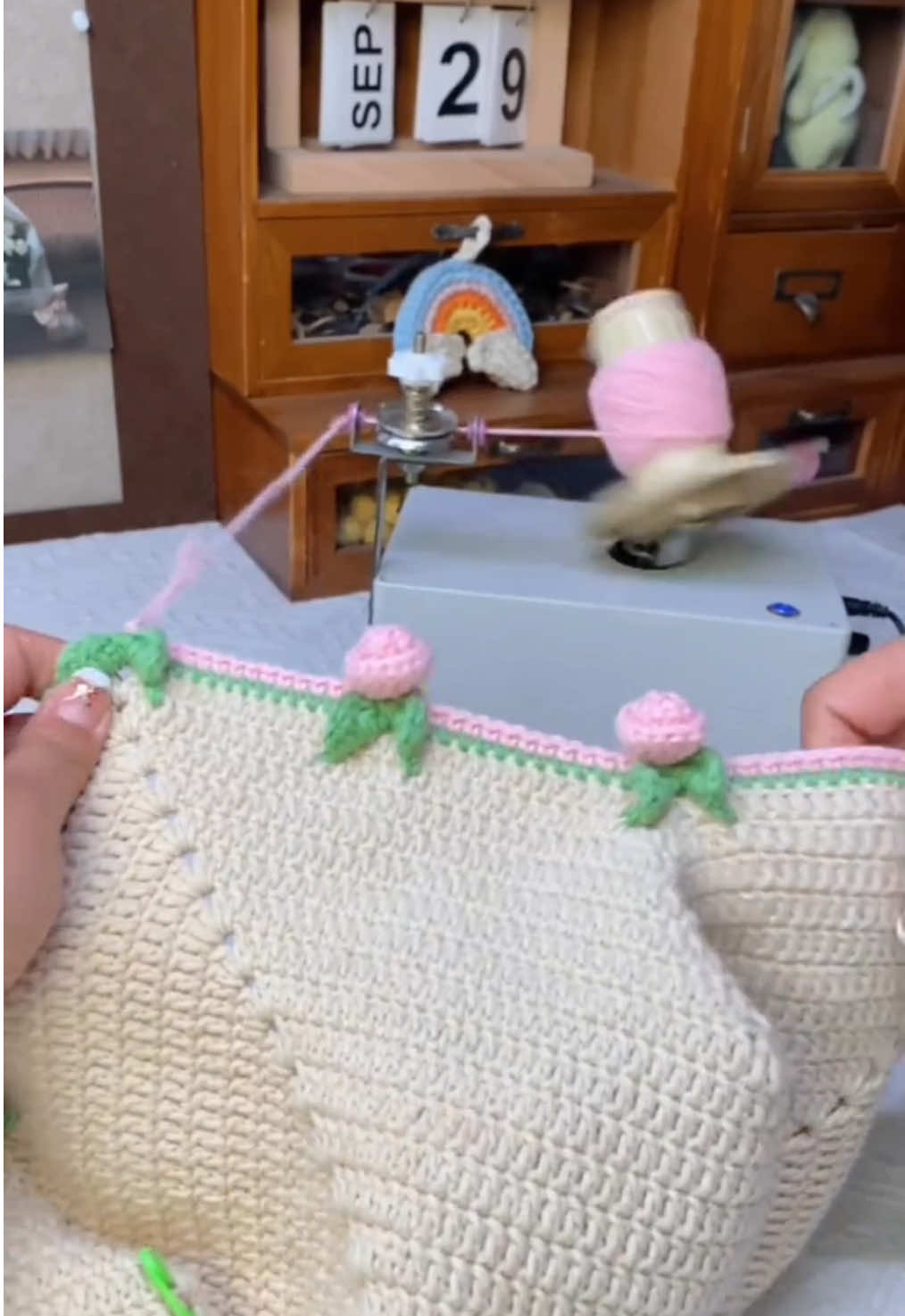 Huh?Are you serious?#crochet #crochetskills #knitting #handmade #yarn #bouquetblanket 