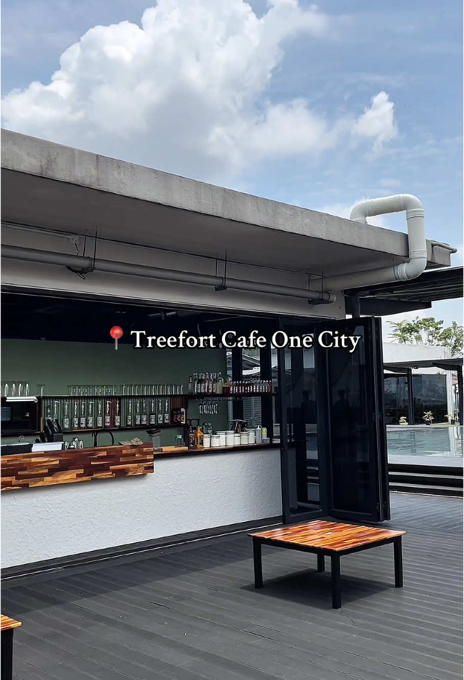 Dont know where to lunch 🤔 ? Come have a lunch with free drinks at Treefort Cafe 😍 Promo lunch starts at 12pm until 2:30pm❗️❗️ #fyp #foryou #foryoupage #viral #lunch #treefortcafe #rooftop #rootopcafe #healing 