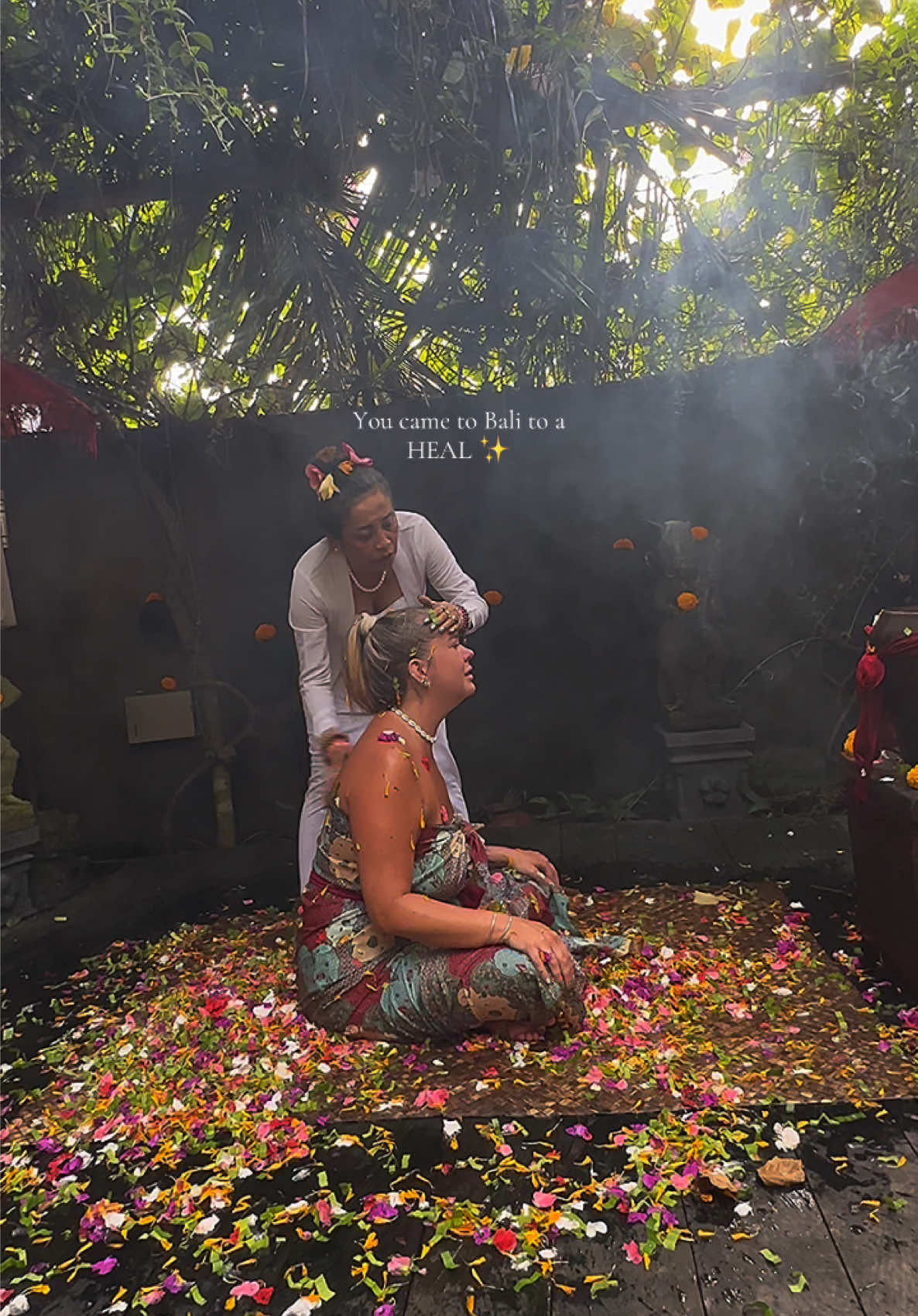 I cried, I screamed, I let go. This Balinese water purification ceremony helped me release emotions I didn’t even know I was still carrying. Guilt, sadness, anger… all of it. I left lighter. I left freer. I finally chose to let go  🧘‍♀️🌸🍃💧🙏🏼@TriDesnaHealing.Helena  #waterpurification #HealingJourney 