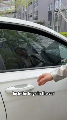 What to do if you accidentally lock your car keys in the car? Free solution, easy as pie#tiktok#howto#cartok#car#automotive #driving #skills #knowledge #fpy #fyp #tips #foryou #carsoftiktok
