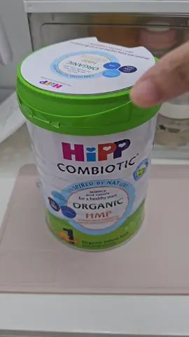 Các đồng Hipp còn bao hộp nữa thế. Sau hộp này là nhà mình lên số 2 rồi. Mà phân vân có nên đu Hipp tiếp ko. Em bé nhà mình chỉ dặm có 1 cữ sct / ngày, mọi lần chỉ dùng hộp 350g, mà đợt này hộp nhỏ cháy hàng, đành phải mua hộp 800g. Đã vậy chỉ dùng được trong 3 tuần 🥹 Mình đang tính đổi sữa cho em bé.  Các mom biêt loại nào tiêu hóa tốt, tăng cân ổn mà có hộp bé không ạ. #rongcon2024🐉 #hipporganic #suacongthuc 
