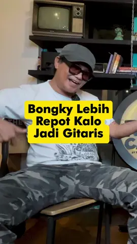 Bongky Lebih Repot Kalo Jadi Gitaris. BONGKY MARCEL X THE ROCK CAMPUS UDAH ON AIR! 🎸🔥 Buruan sikat sebelum ketinggalan! Jangan lupa SUBSCRIBE & JOIN MEMBER buat episode eksklusif berikutnya! Cek channel YouTube The Rock Campus sekarang! #therockcampusinyoface #podcast #bongkymarcel #bip #generalmaya #f13 #kongbong #brotherbong #wartegboyz