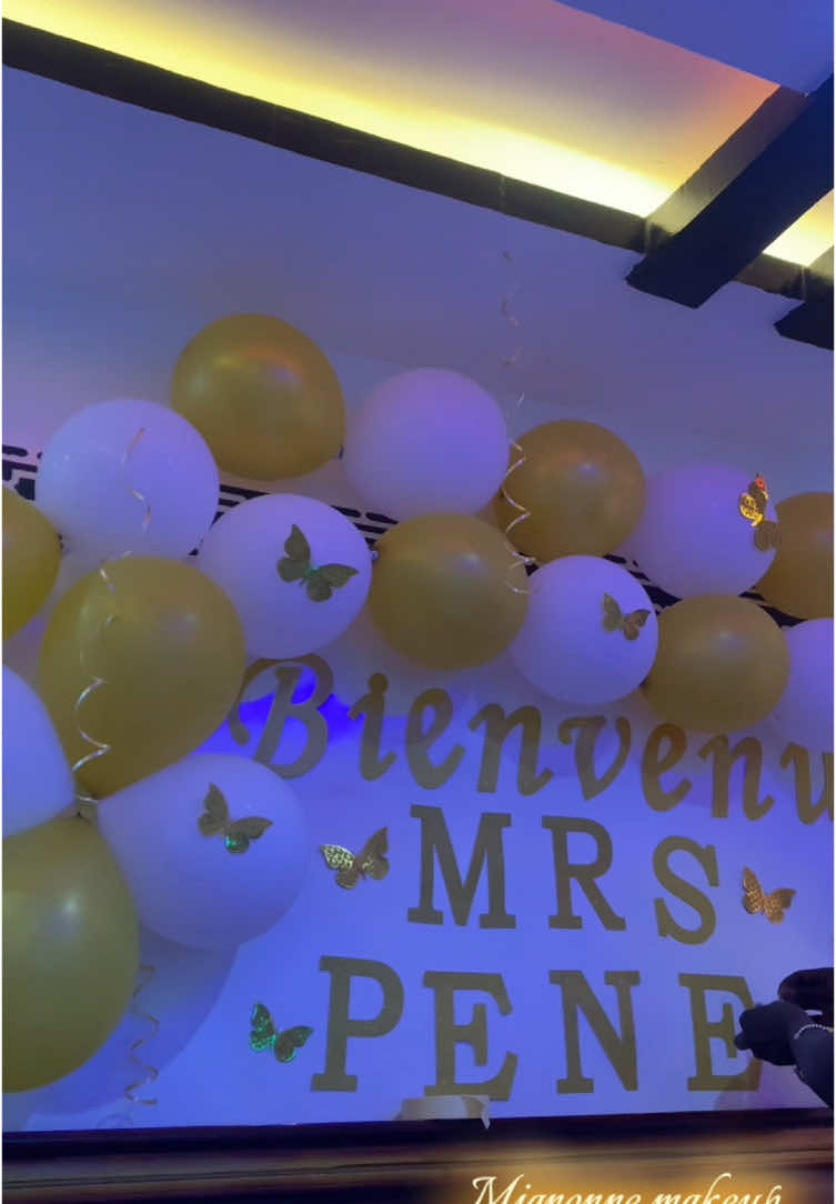 Décoration de chambre pour souhaiter bienvenue Mrs Pene #deco#mignonnebusinessmakeup #mariage #thies #mignonnebusinessmakeup 
