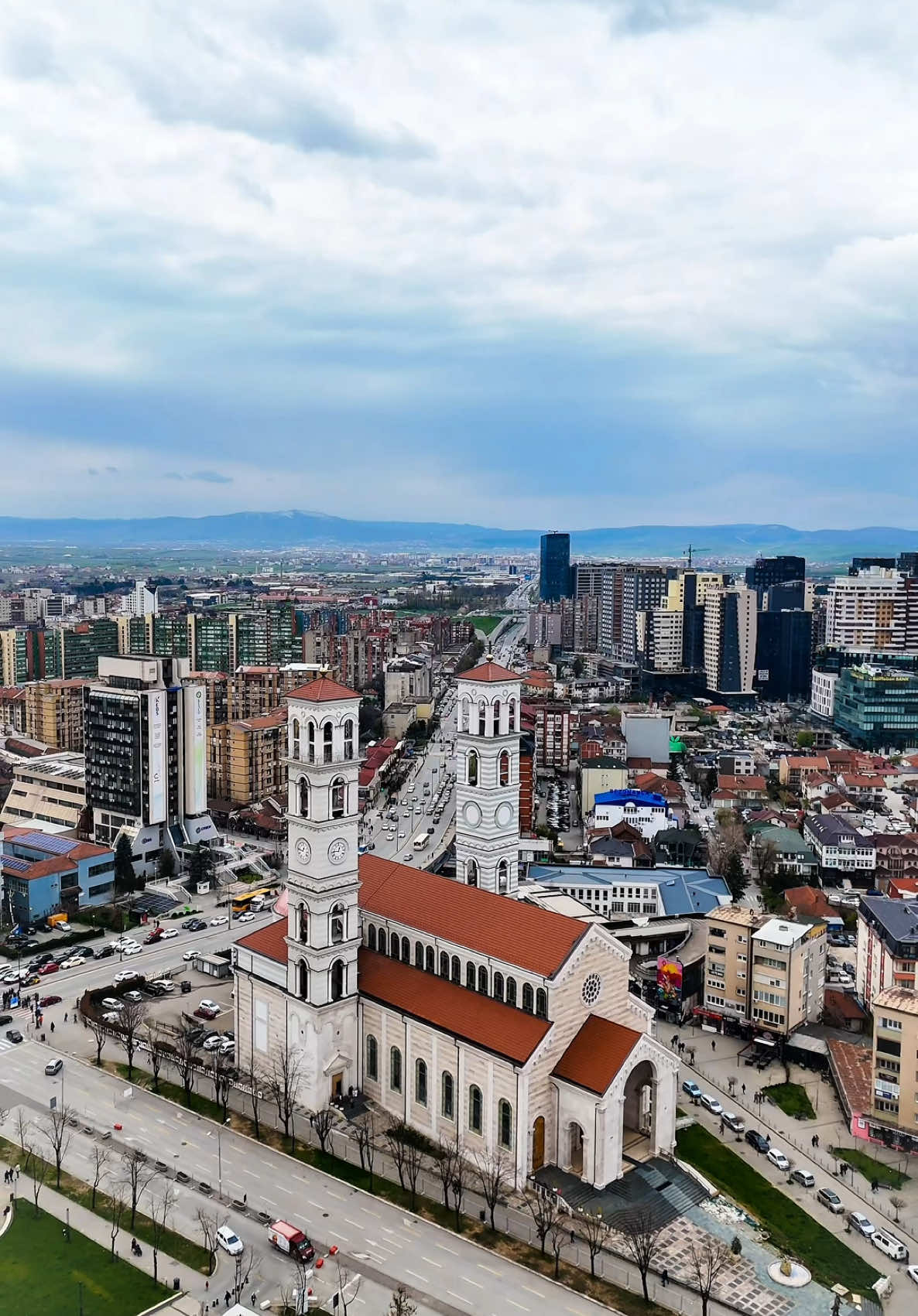 Prishtina sot🚁🎥 #sky #sekuenc #prishtina #video #dronevideo #4K #highdefinition #shqip #shqiptaretneperbote🇦🇱🌍 #mergimtaret #nostalgji #hiphopshqip #viralshqip #fyp 