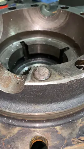 Parafuso quebrado #machine #torno #fresadora #cnc #usinagem #o #industria #a #metal #mecanizado #mecanica ##fresa #machining #metalmecanica #n ##ceramica #cncmachining #ferramentaria #tornearia #mecanizadocnc #metalurgia #tornocnc #machinist  #engenharia #tornomecanico #cncmachine