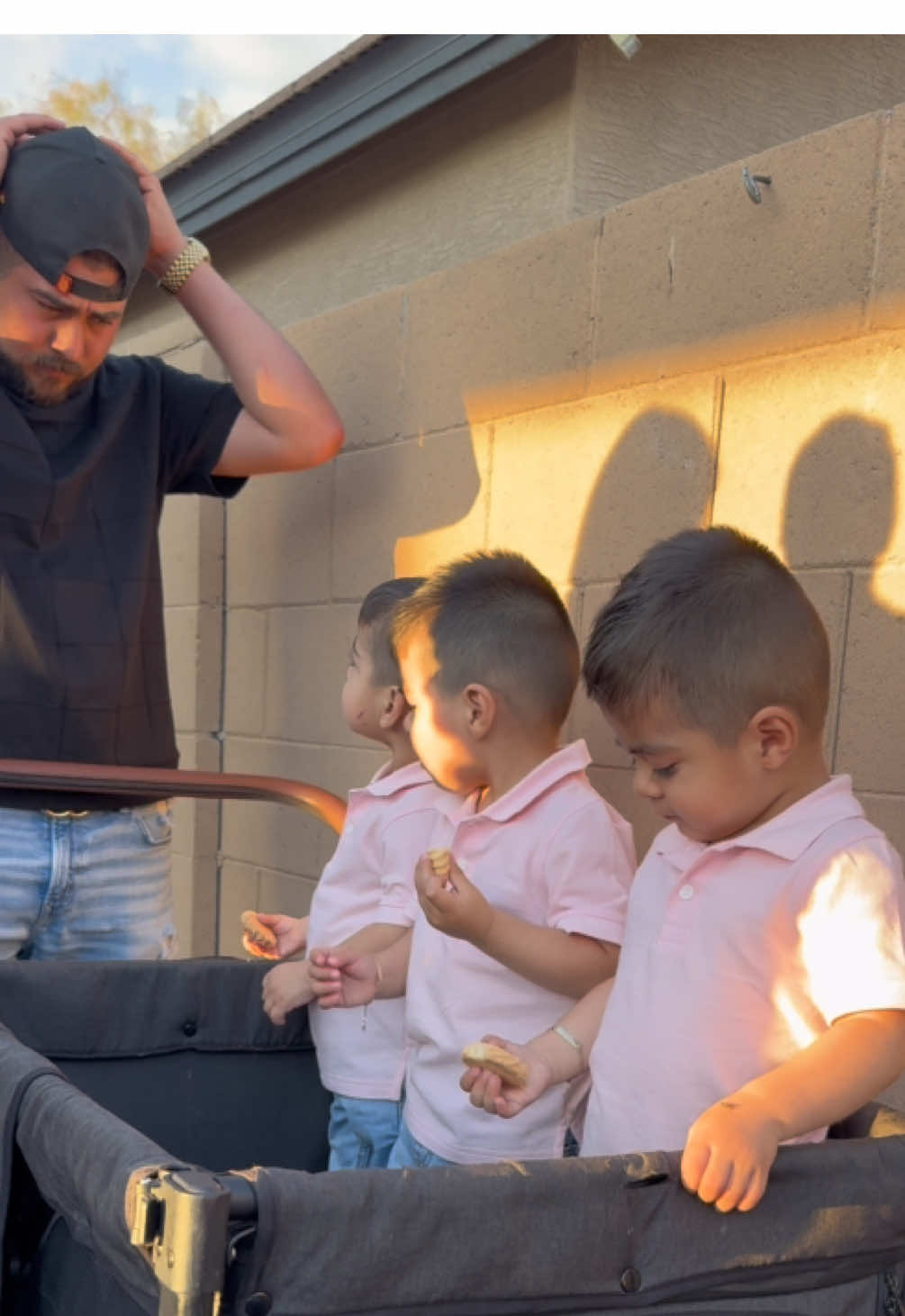 Así se ven 21 años de diferencia entre hermanos #triplets #theparratriplets #hermanomayor #fyp #parati #fypシ #hermanos 