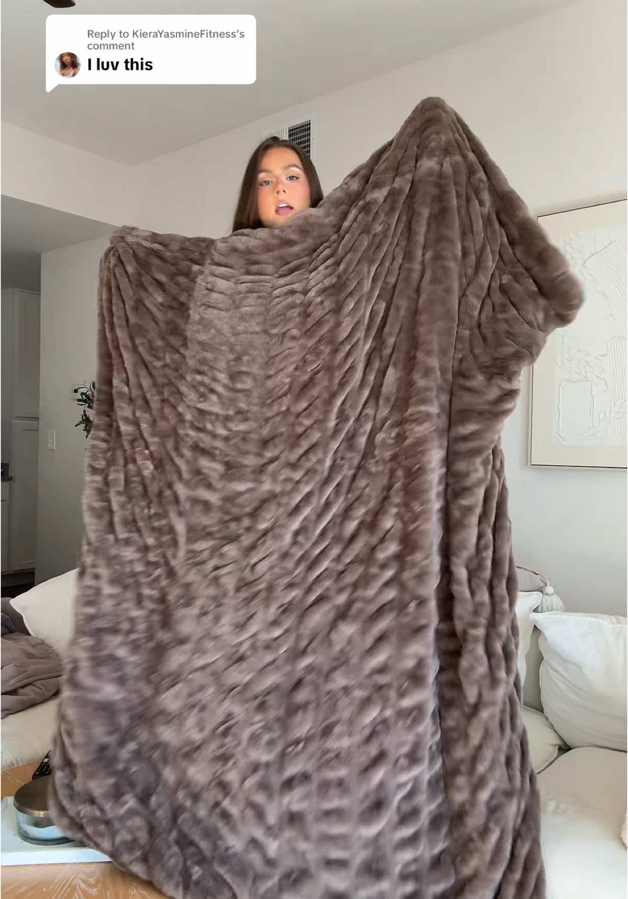 Replying to @KieraYasmineFitness I need this in every color 