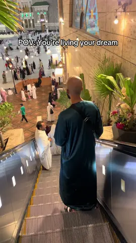 It feels like a dream that has came true #fyp #ForYouPage #Makkah #Viral #Beauty #SubhanAllah #MuslimTok 