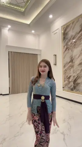 Harga promo join live sekarang juga#fyp #kebayawisuda #murahnikmatlezat #trend #fypシ゚viral #trending #prestigekebayabali #kebayabali #tiktokshop #foryou #kebayamurah #belilokal #kebayamoderen #kebayakartini #lewatberanda #fypageシ 