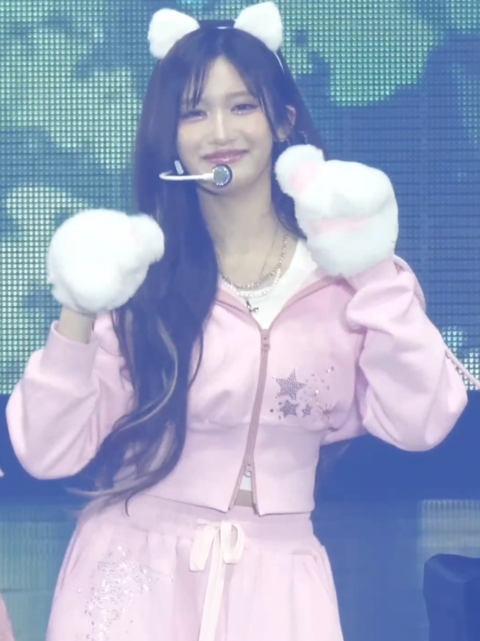 Leeseo doing Bo Peep Bo Peep | #LEESEO #IVE #KPOP [ Other Members  –> @AN YUJIN 🐶 @GAEUL 🐿 @JANG WONYOUNG 🐰 @KIM JI-WON 🐱 @NAOI REI 🐥  ] :: Admin  –> @I LOVE LEESEO 🐯 