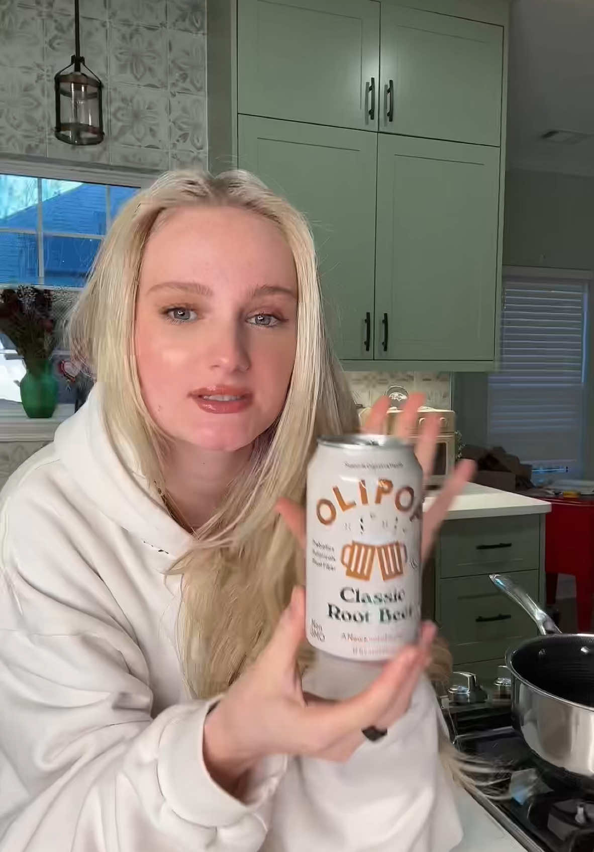 Making an Olipop jello root beer float🍺 @OLIPOP #drinkolipop 