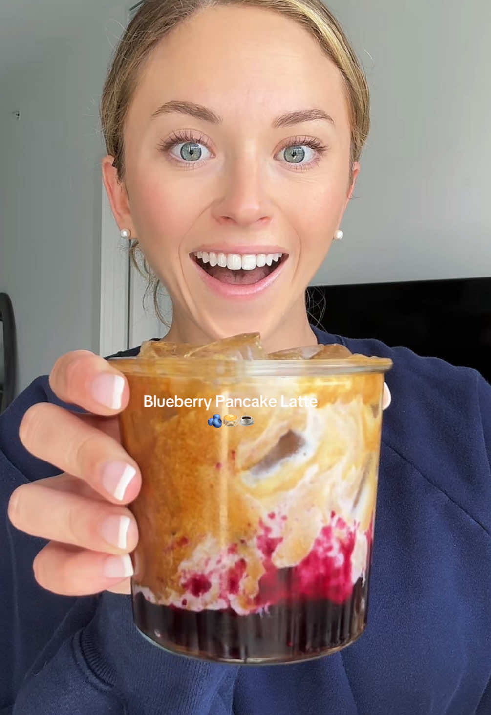 BLUEBERRY PANCAKE LATTE🫐🥞☕️ My new favorite way to make coffee at home #icedcoffeeathome #icedcoffeerecipe 