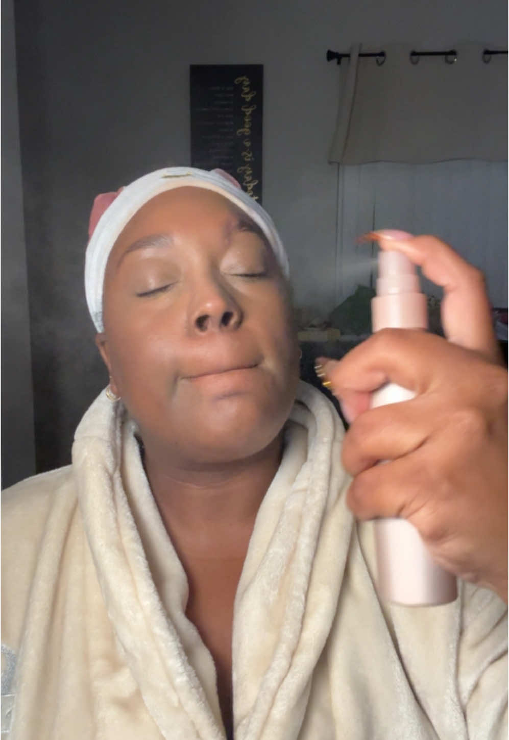 Mama we made it 🥹🤣 #fyp #makeup #contentcreator 