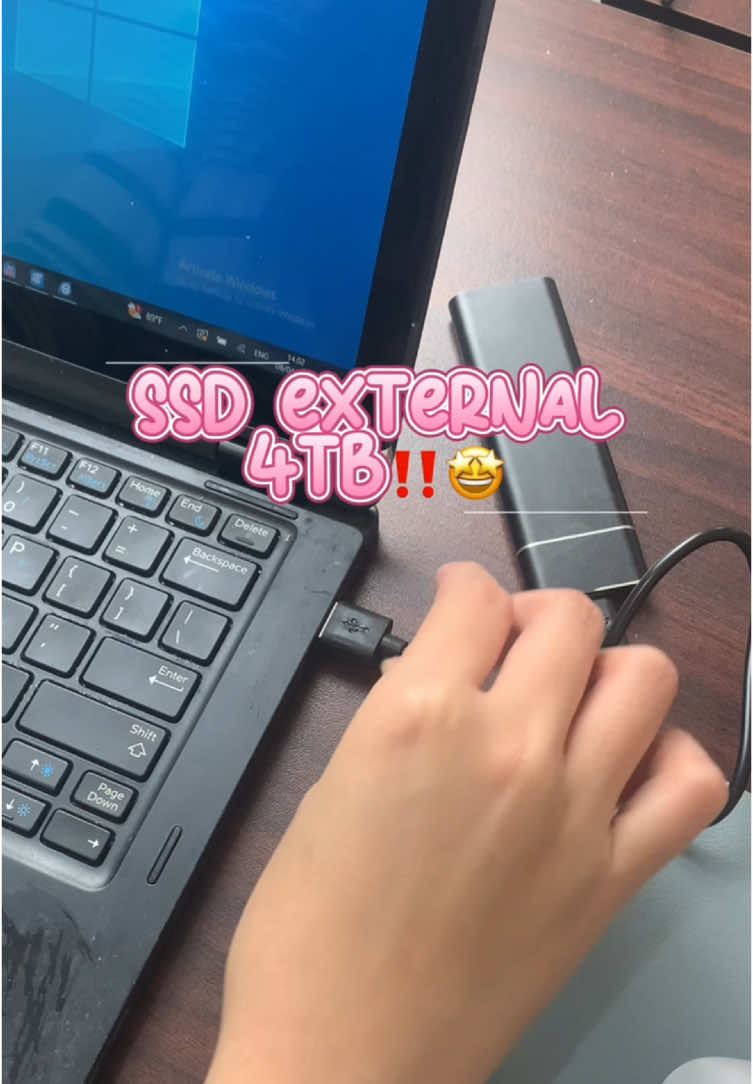 SSD External 4TB ini cocok banget buat kalian yang suka nyimpen banyak file tapi selalu kepenuhan‼️🫵🏻🤭 #ssd #external #4tb #ringan #portable #mudah #laptop #hp #viral 