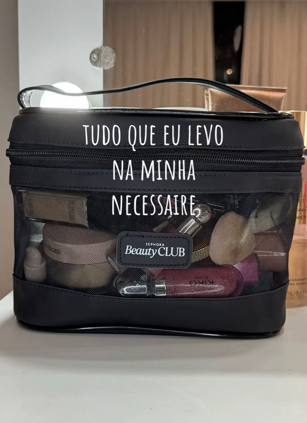 Tudo que eu levo na minha necessaire noturna💖💄 #maquiagem #dior #toofaced #necessaire #elf #lauramercier #nars #fentybeauty #glowrecipe #benefit 